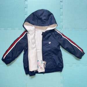 Prenatal - GIACCA MEZZA STAGIONE Blu con righe rosse e bianche sulle maniche. Pile interno staccabile. NUOVO da Maschio